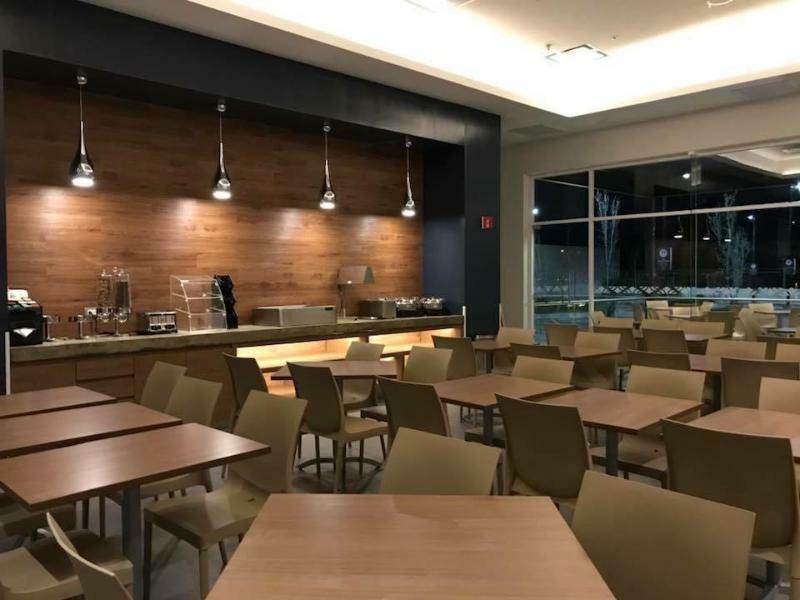 Microtel Inn & Suites By Wyndham Irapuato Exterior photo